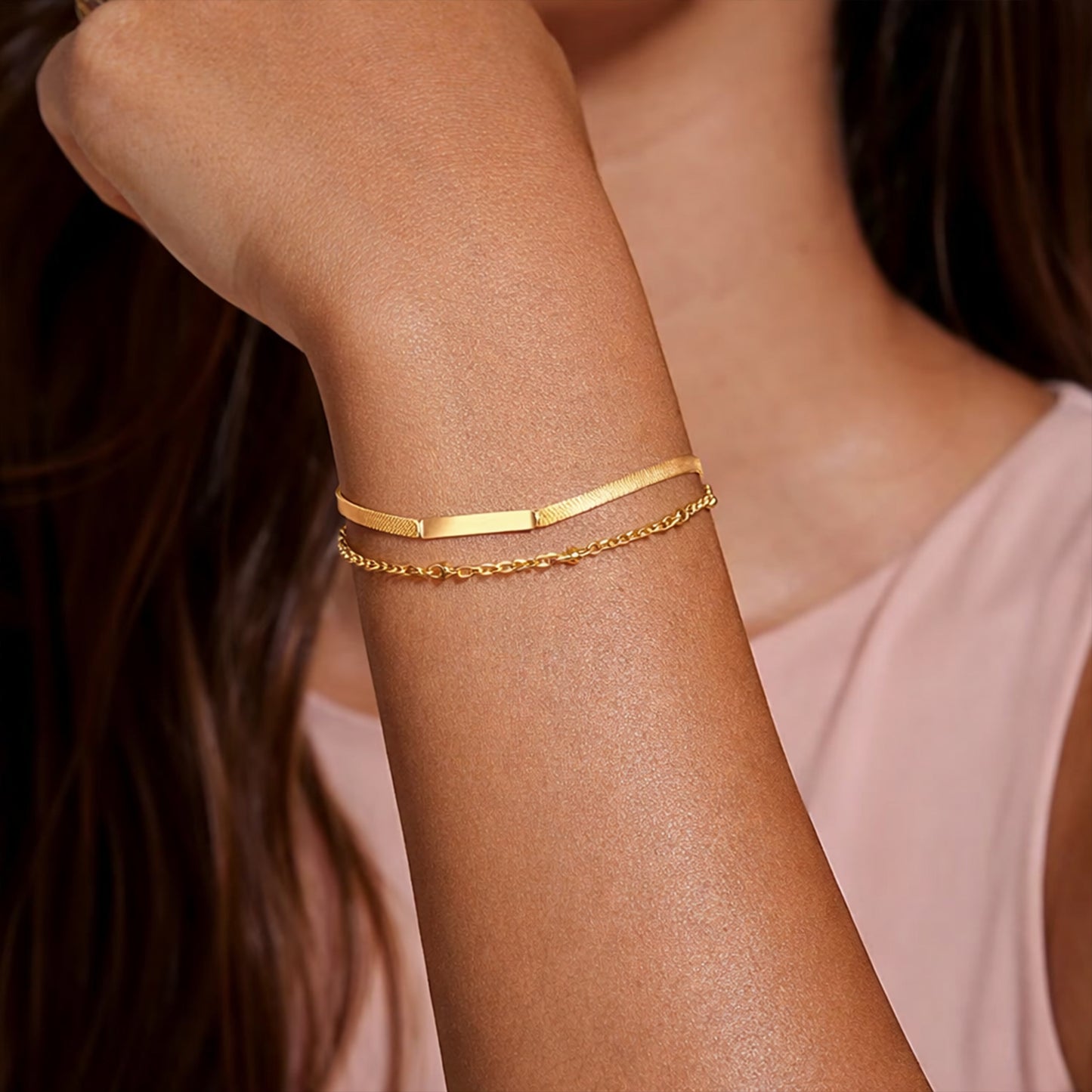 Pulsera Minimalista Dorada de Acero Inoxidable