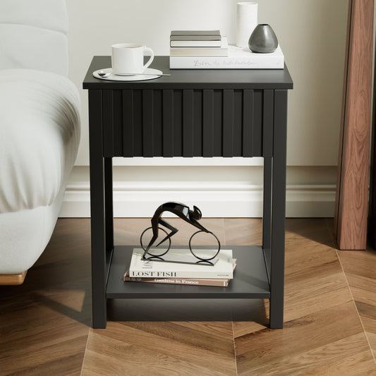 Mesa Auxiliar Negra Moderna con Estante Inferior – Diseño Elegante y Funcional