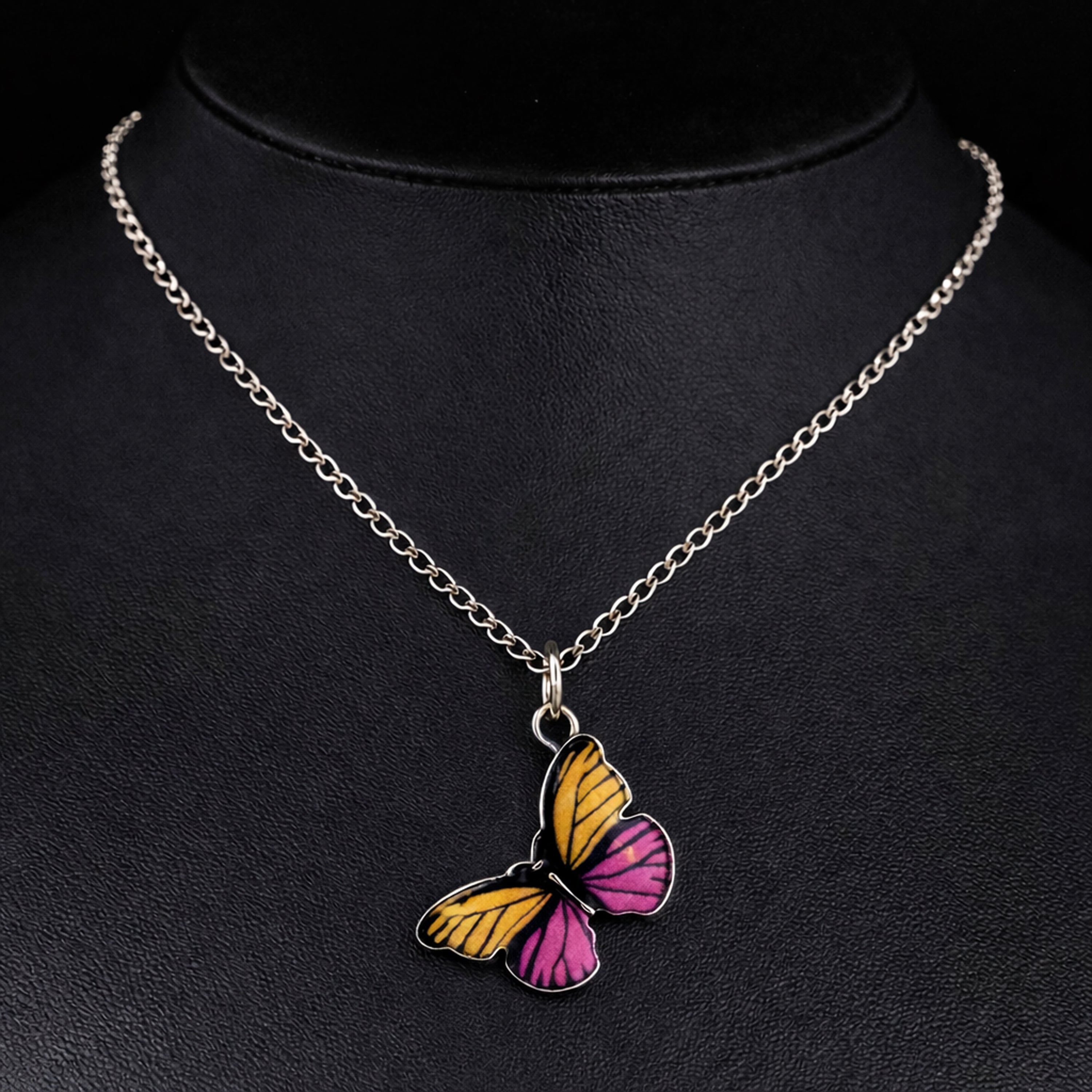 Collar Mariposa Rosa y Amarilla