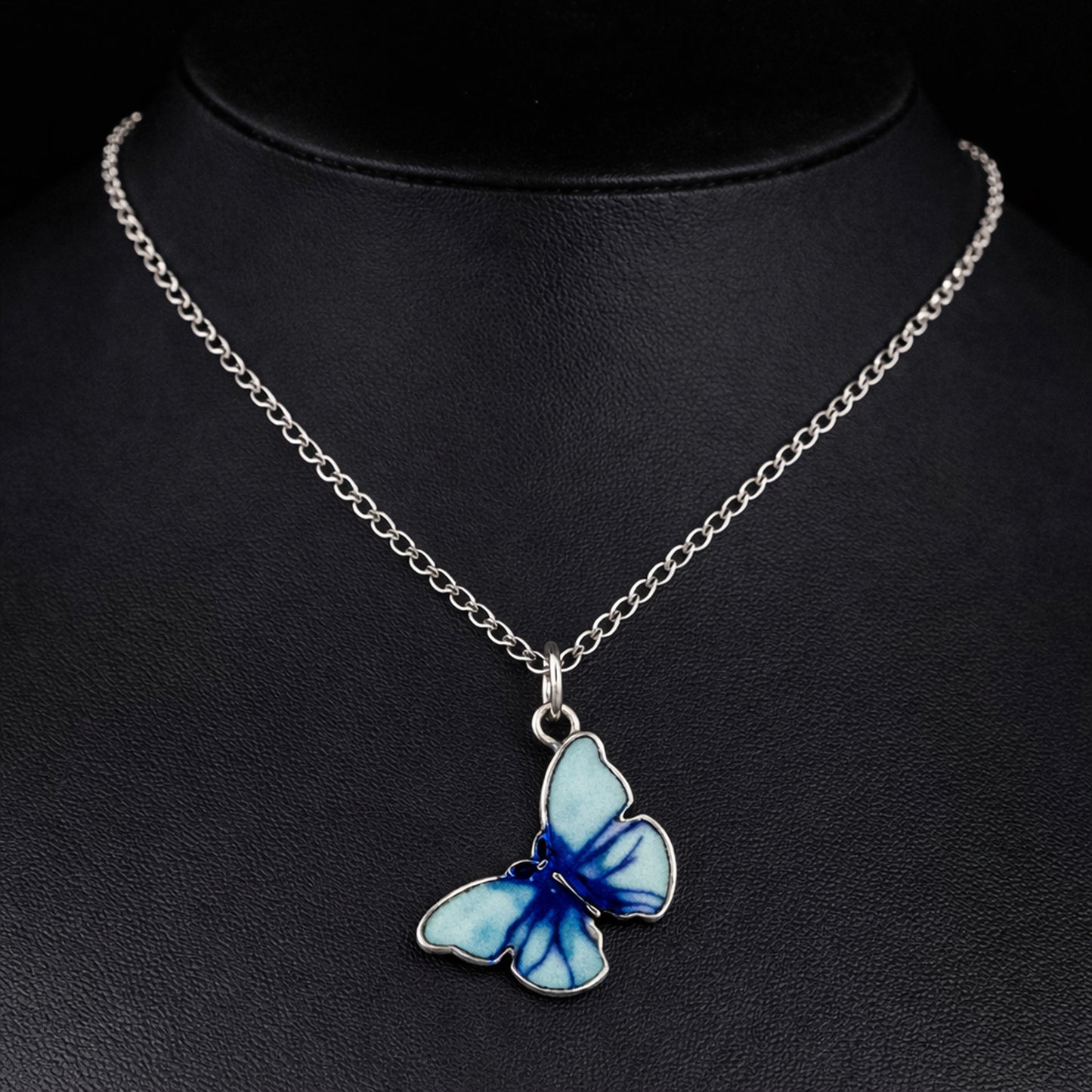 Collar Mariposa Azul Claro