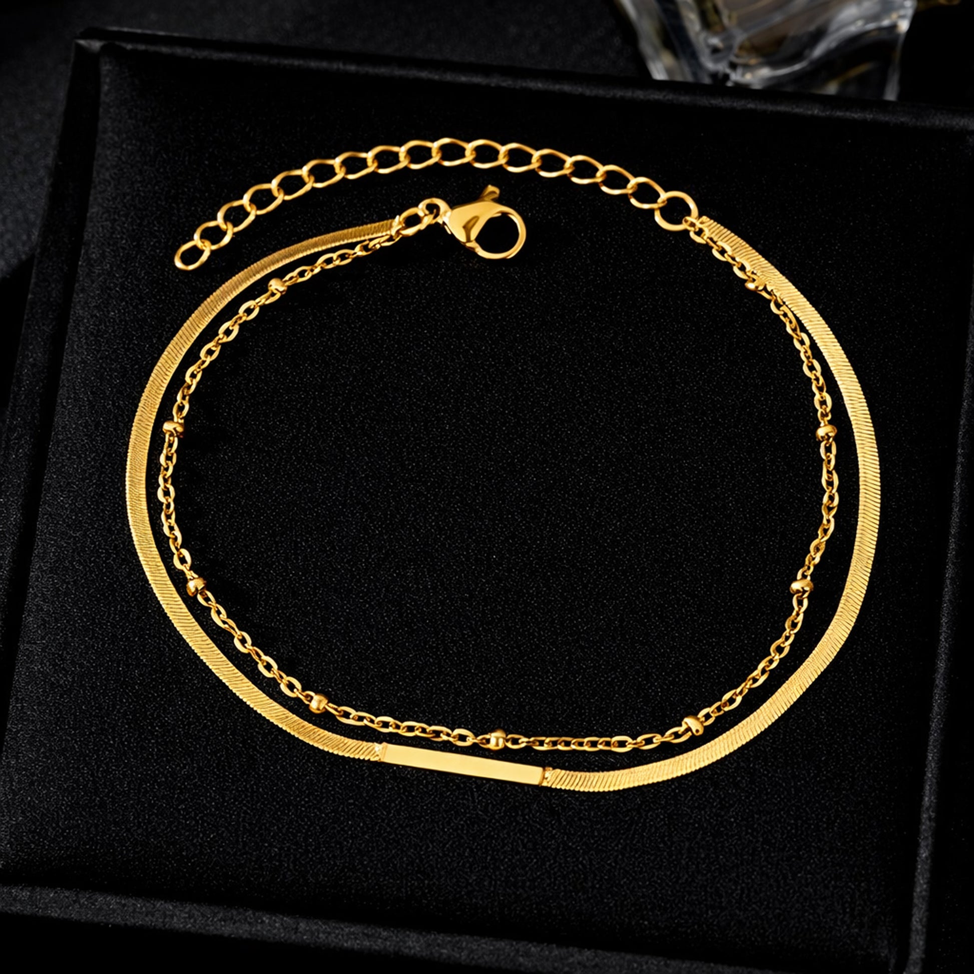 Pulsera Minimalista Dorada de Acero Inoxidable