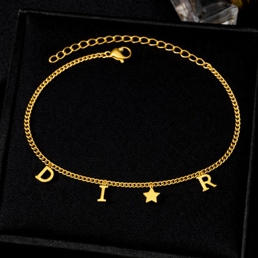 Pulsera DIOR Estilo Iniciales en Acero Inoxidable Dorado