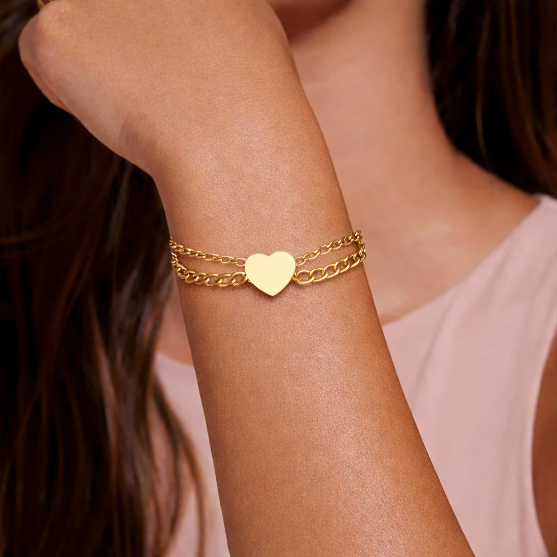 Pulsera Doble Cadena con Corazón en Acero Inoxidable Dorado