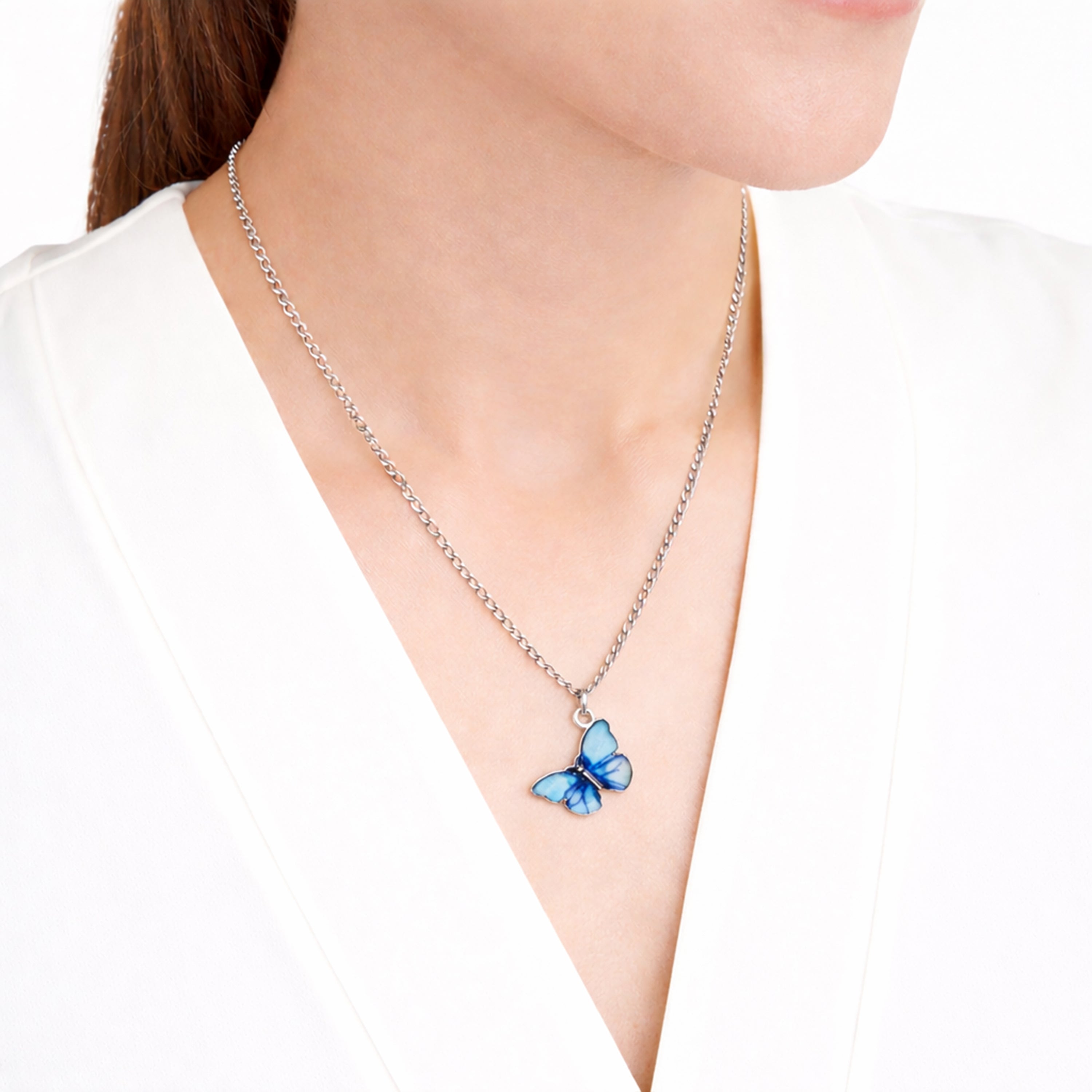 Collar Mariposa Azul Claro